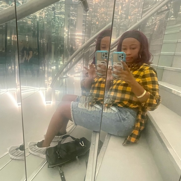 Meet your Posher, Thani - Picture 1 of 2